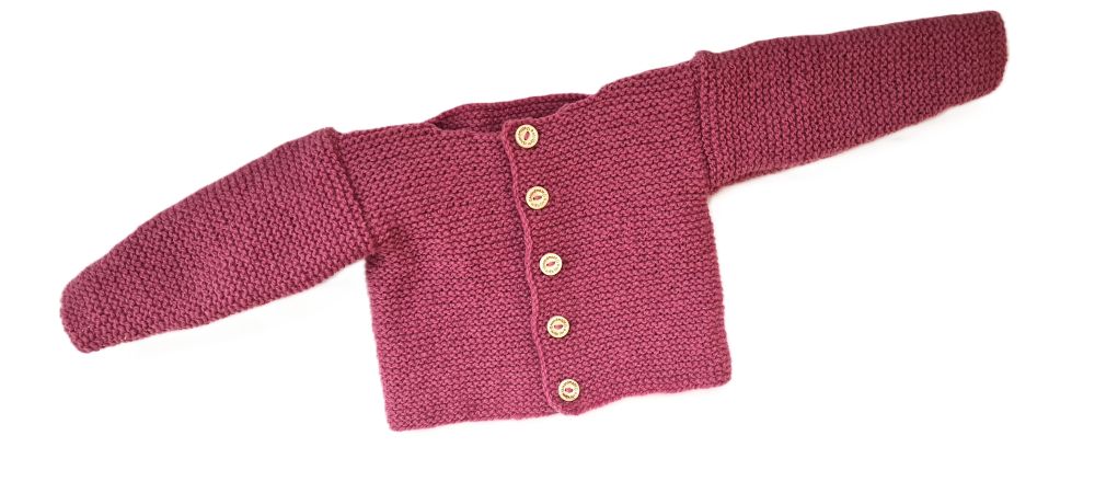 Eine Bio Babyjacke in Rosa 