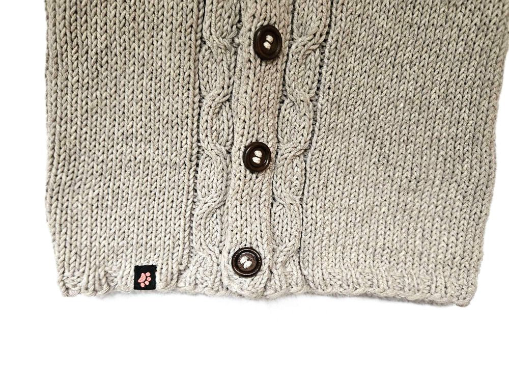 Strickjacke Beige vorne unten