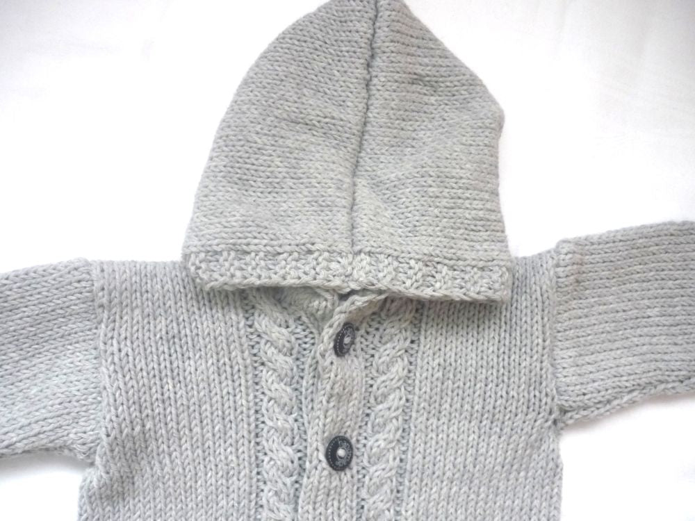 Baby Strickjacke vorne oberer Teil