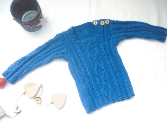 Baby Merino Pullover handgestrickt in Blau und der Größe 80/86 - Shop Pekusch