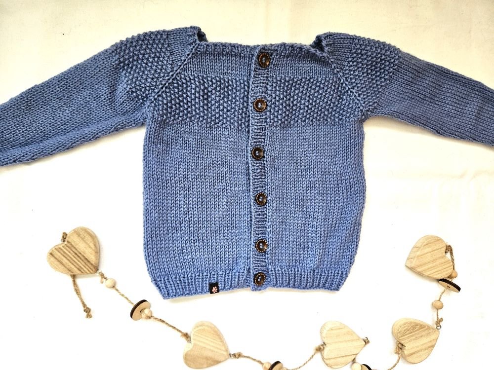 Strickjacke Baby Bio in Blau und der Größe 74/80 - Shop Pekusch