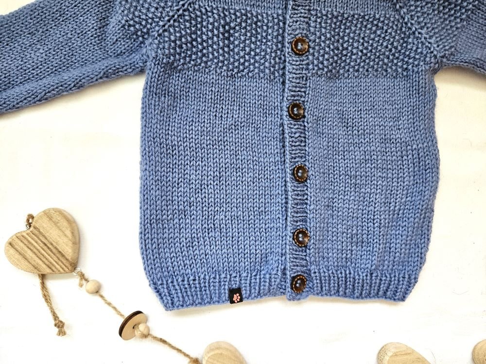 Strickjacke Baby Bio in Blau und der Größe 74/80 - Shop Pekusch